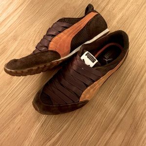 Puma elastic sneakers size 6